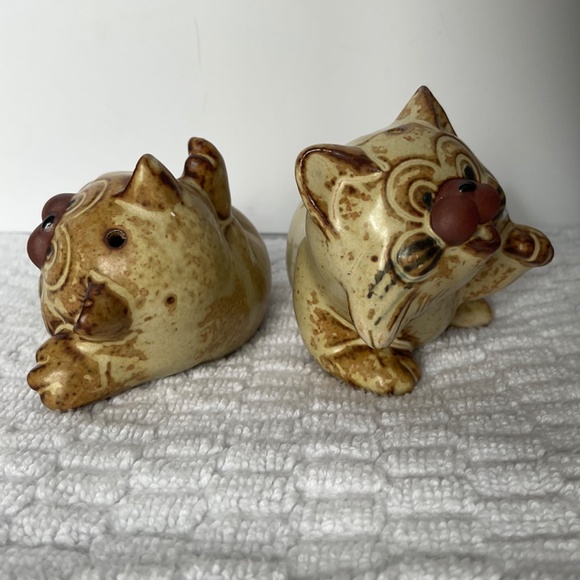 Vintage Redware Pottery - Playful Kittens - Salt and Pepper Shakers - Picture 6 of 16